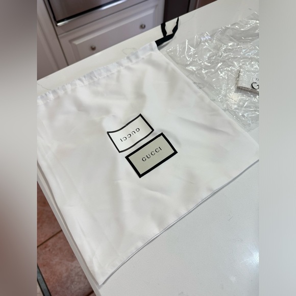 COPY - COPY - Authentic Gucci tote bag (likely new) - Picture 6 of 7